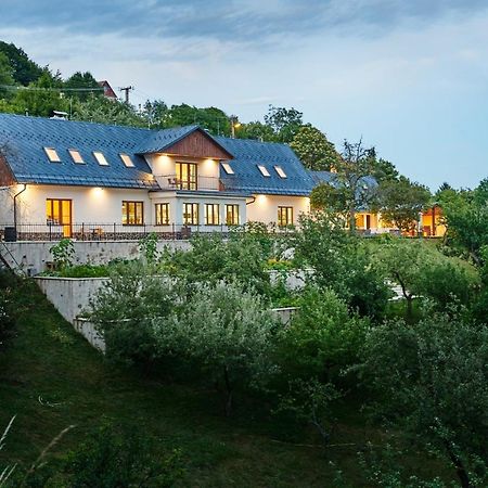 Banská Štiavnica Sad Nad Klingeromゲストハウス エクステリア 写真